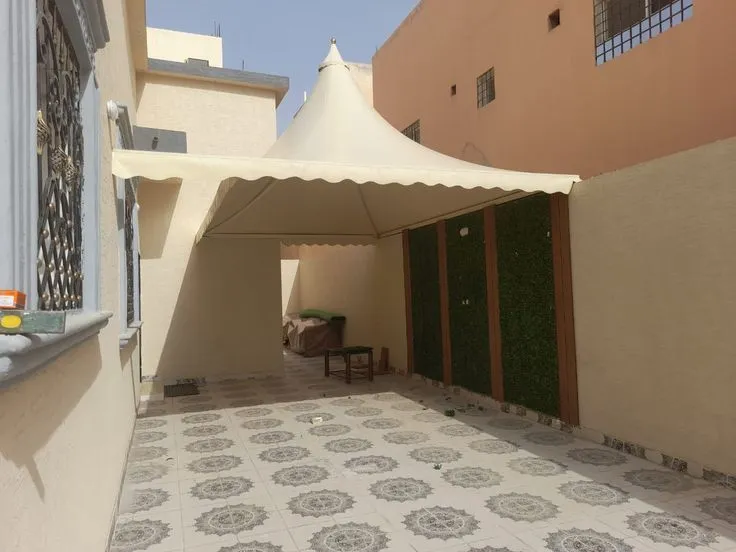 سعر متر المظلات الهرمية الرياض