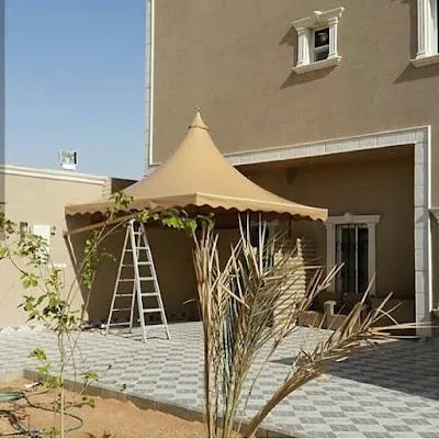 سعر متر المظلات الهرمية الرياض