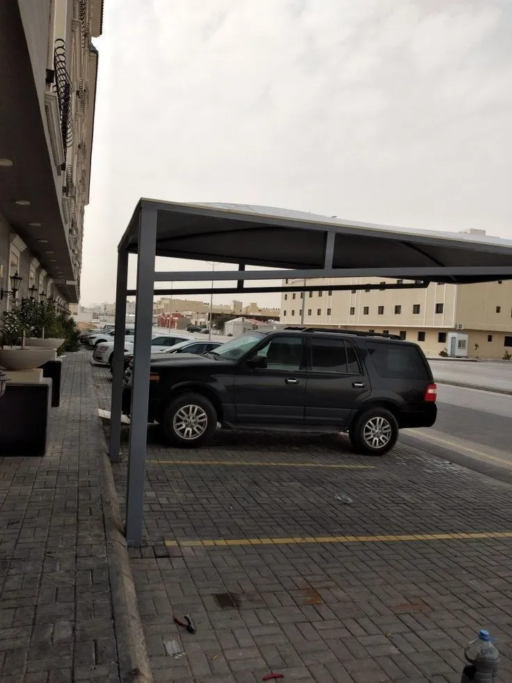أحدث مظلات سيارات بالرياض 2025 – تصميم أنيق وخدمة تركيب