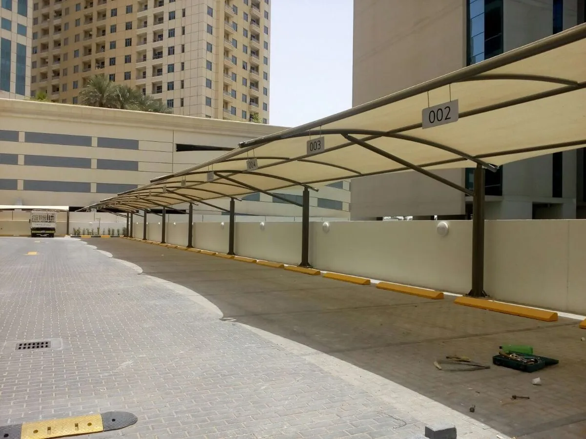 أحدث مظلات سيارات بالرياض 2025 – تصميم أنيق وخدمة تركيب