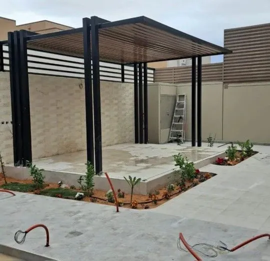 برجولات حديثة بالرياض – برجولات خشبية وحديد من ظلال الرياض