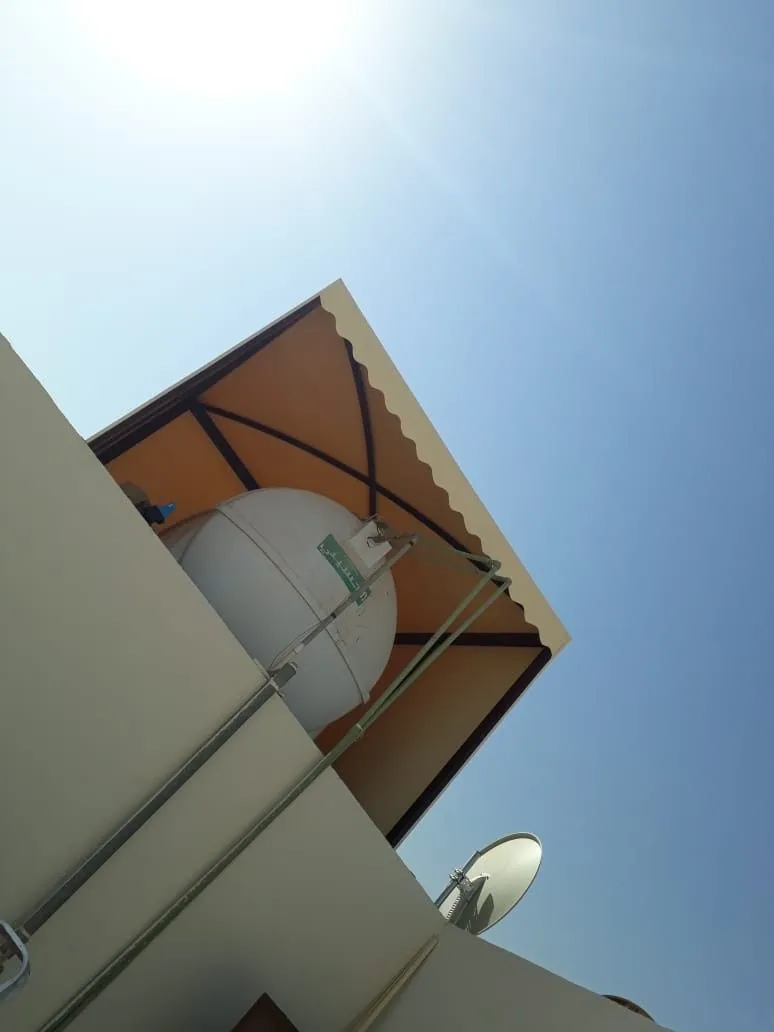 مظلات سيارات جاهزة بحي النرجس الرياض للفلل – تركيب فوري وضمان 10 سنوات