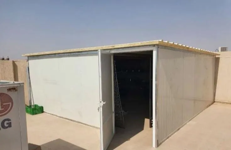 غرف إضافية خارجية وملاحق للاستراحة (أو للضيافة) بالرياض