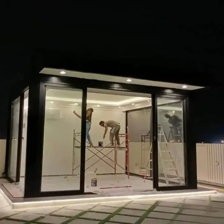 بناء مجلس خارجي زجاجي بالرياض مودرن بالحوش