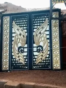 حداد منتقل في تركيب أبواب وشبابيك ونوافذفي الرياض جودة عالية