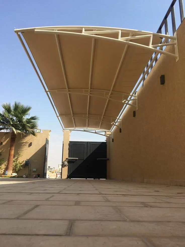 اصلاح مظلات كراج مقوسة بتثبيت آمن في الرياض