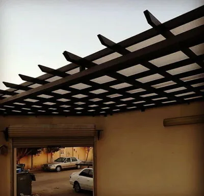 مظلات لكسان في حي الملقا: دليل الفخامة والحماية القصوى 