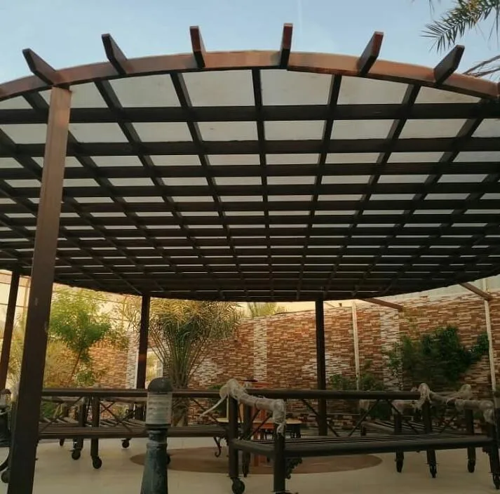 مظلات لكسان في حي الملقا: دليل الفخامة والحماية القصوى 