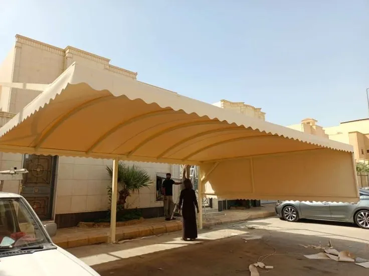 مظلات سيارات متحركة في الرياض| تحكم يدوي وكهربائي + حماية كاملة من الشمس