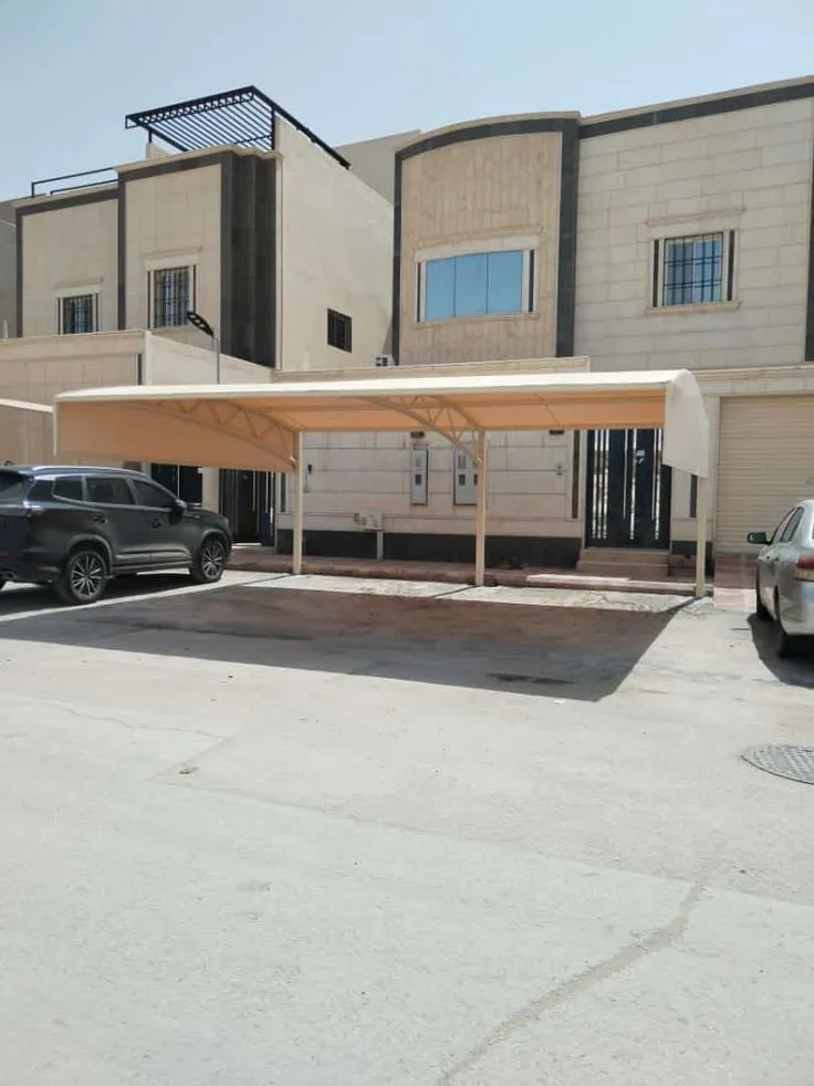 تركيب مظلات سيارات متحركة للفلل في الرياض | تصميم فاخر + حماية كاملة + تنفيذ سريع